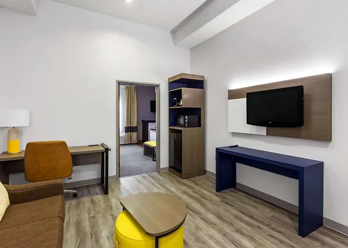 Top Hotels in Kenosha, Wisconsin