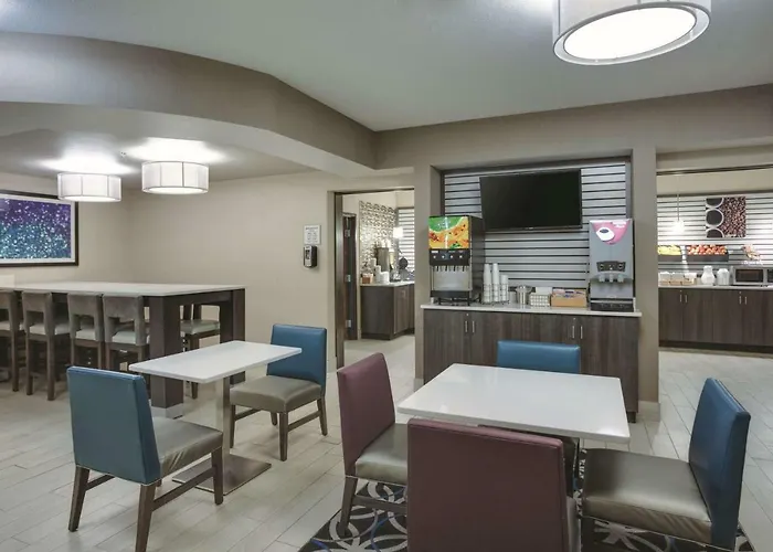 Best Hotels in Batavia NY