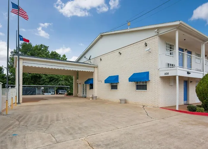 Best Hotels with Indoor Pools in Atlanta