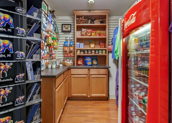 Top Escanaba Accommodations for Outdoor Adventure