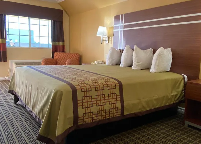 Best Hotels Near Azusa Pacific University