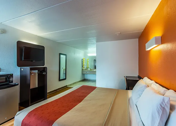 Top Park and Fly Hotels near Cleveland Airport