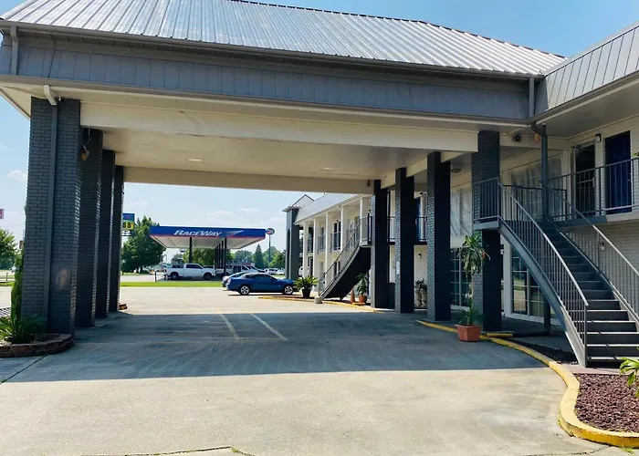 Top Hotels in New Iberia