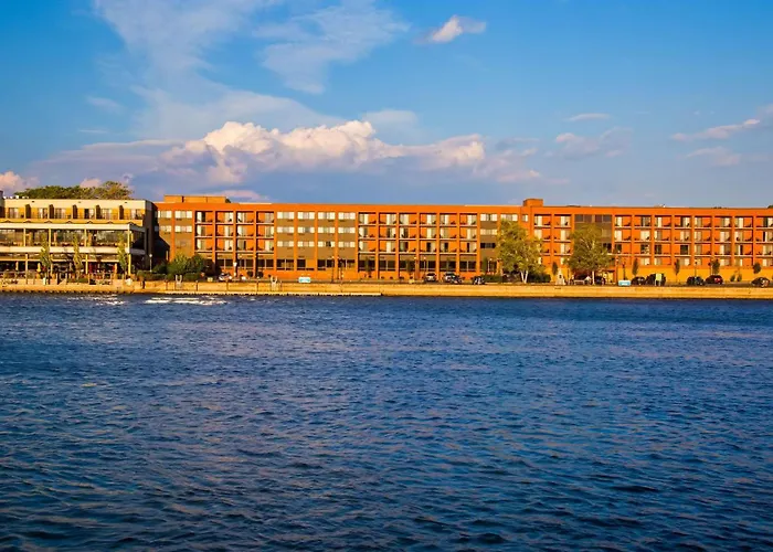 Top Hotels in Oswego NY for Memorable Stays