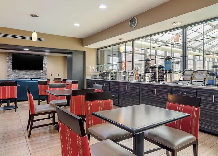 Best Hotels in Perry Michigan