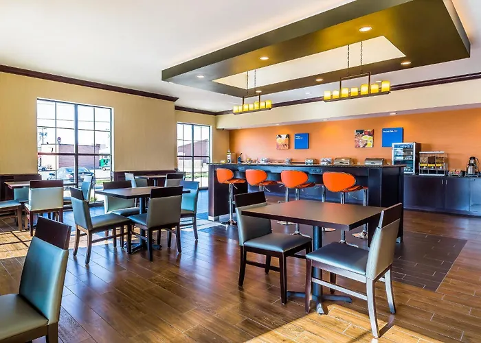 Top Hotels in Moore OK