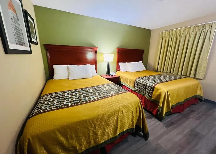 Best Hotels Near Norwegian Cruise Port Miami