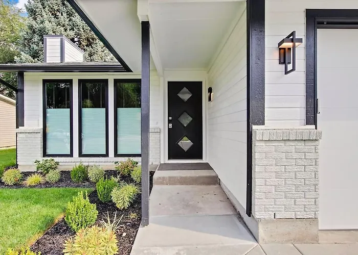 Best Hotels Near Soaring Eagle Waterpark