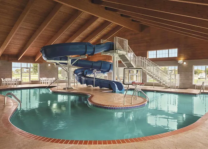 Best Hotels Near Willmar MN