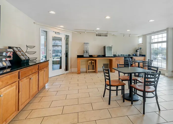 Top Hotels in Dover, New Hampshire