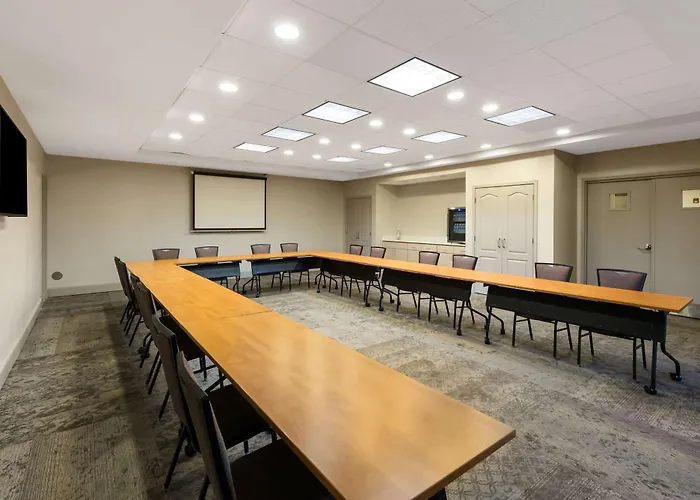 Top Hotels in Grove City, Ohio