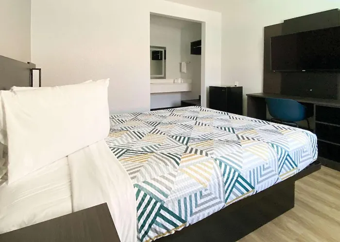 The Best Hotels in Costa Mesa