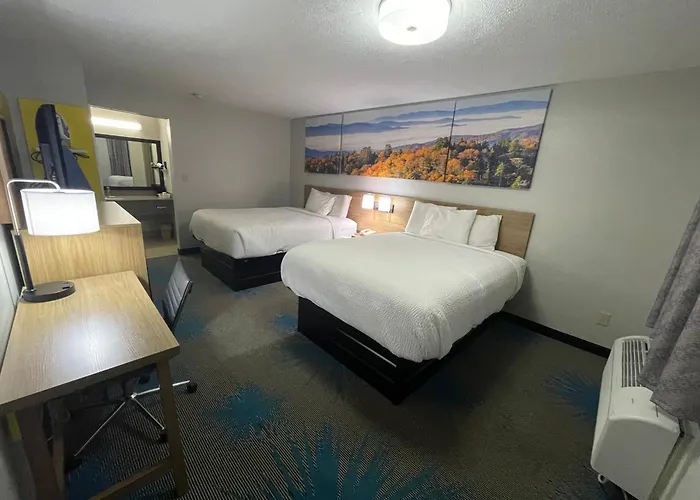 Top Savannah Riverwalk Hotels