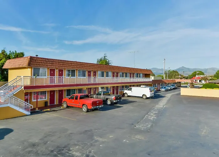 Top Hotels Near Charming Hollister City