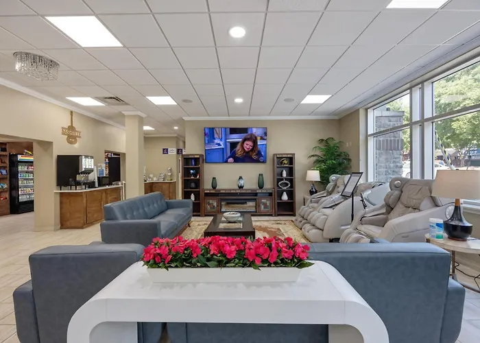 Best Hotels Near Broadway in Nashville