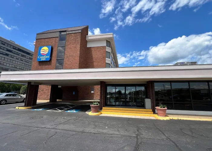 Best Springfield IL Hotels with Indoor Pools