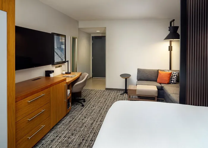 Top Stays on Nashville's Iconic Broadway Strip