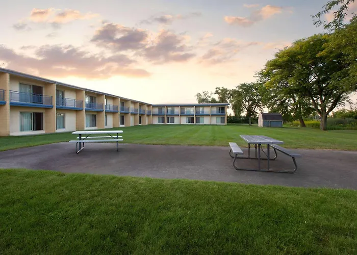 Premier Hotels in Bay City, Michigan