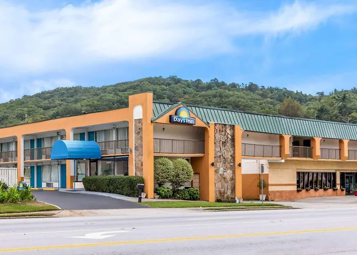 Top-Rated Hotels in Clayton, GA