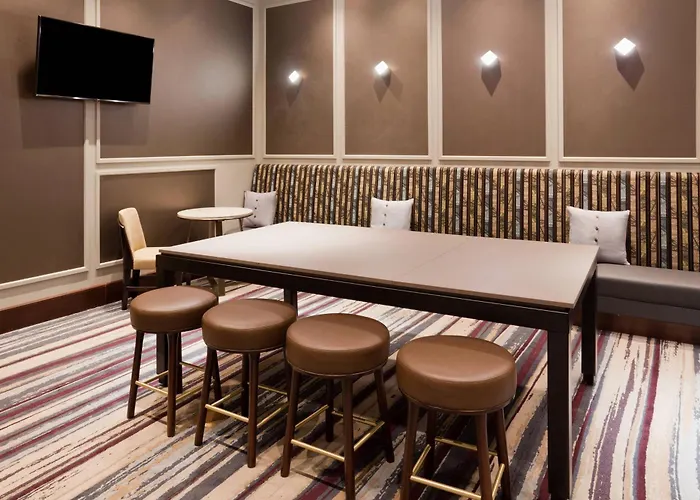 Top Hotels near Woodbury Commons Shopping Haven