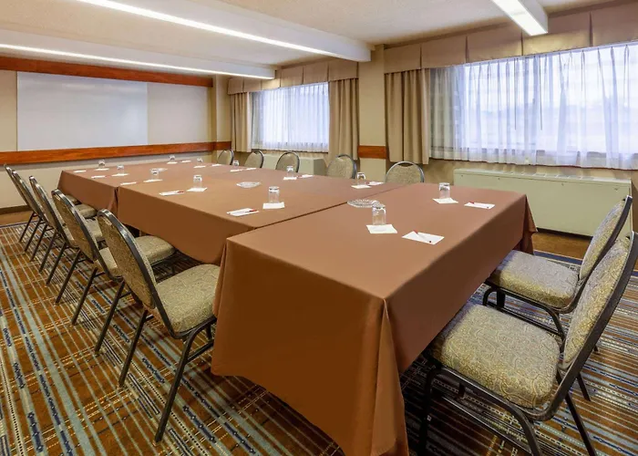 Best Hotels in Liverpool NY for Travelers