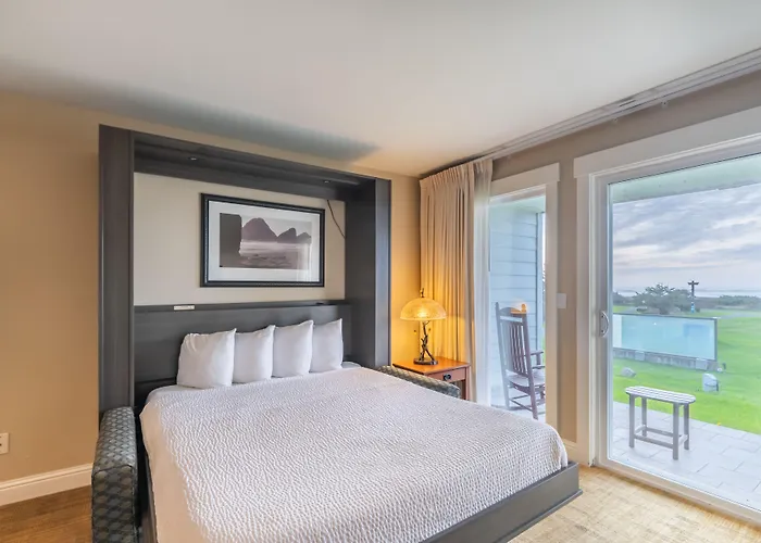 Top Gold Beach Hotels for Seaside Escapes