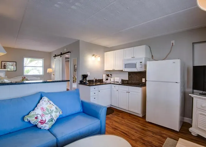 Top Beachside Accommodations in Fort Myers, Florida