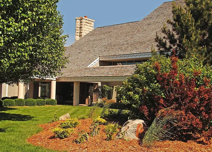 Top Hotels in Coburg, Oregon