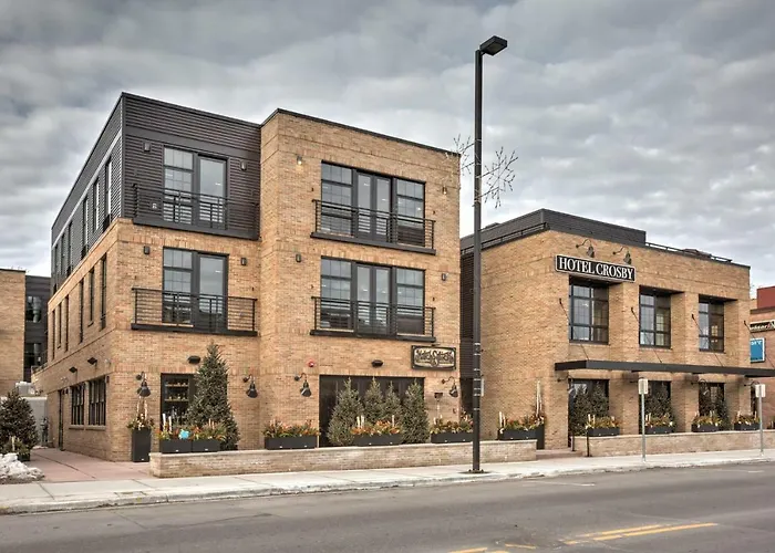 Top Riverside Accommodations in Historic Stillwater